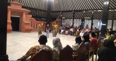 Menghibur, Penonton Anak-Anak  Sebabkan Improvisasi Dadakan Di Pentas Panji Jayakusuma